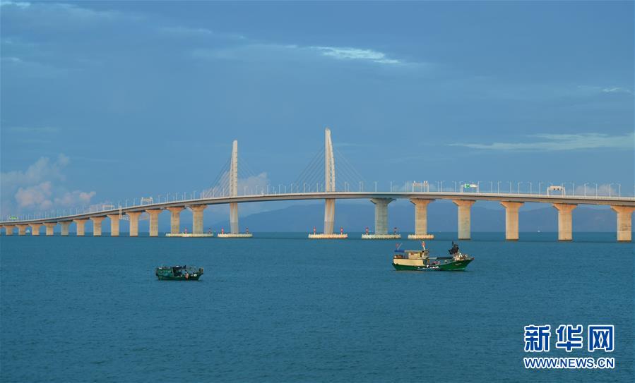 （新華全媒頭條&middot;圖文互動）（9）偉大旗幟引領歷史巨變&mdash;&mdash;習近平新時代中國特色社會主義思想指引&ldquo;十三五&rdquo;經(jīng)濟社會發(fā)展述評