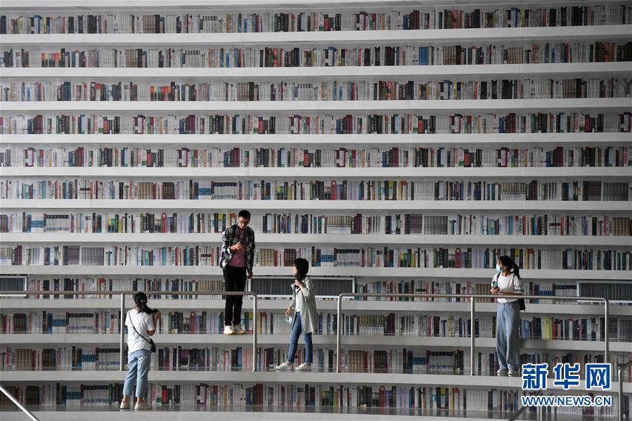 (新華全媒頭條·圖文互動(dòng))(4)我們都是讀者——促進(jìn)全民閱讀 構(gòu)建書(shū)香社會(huì)