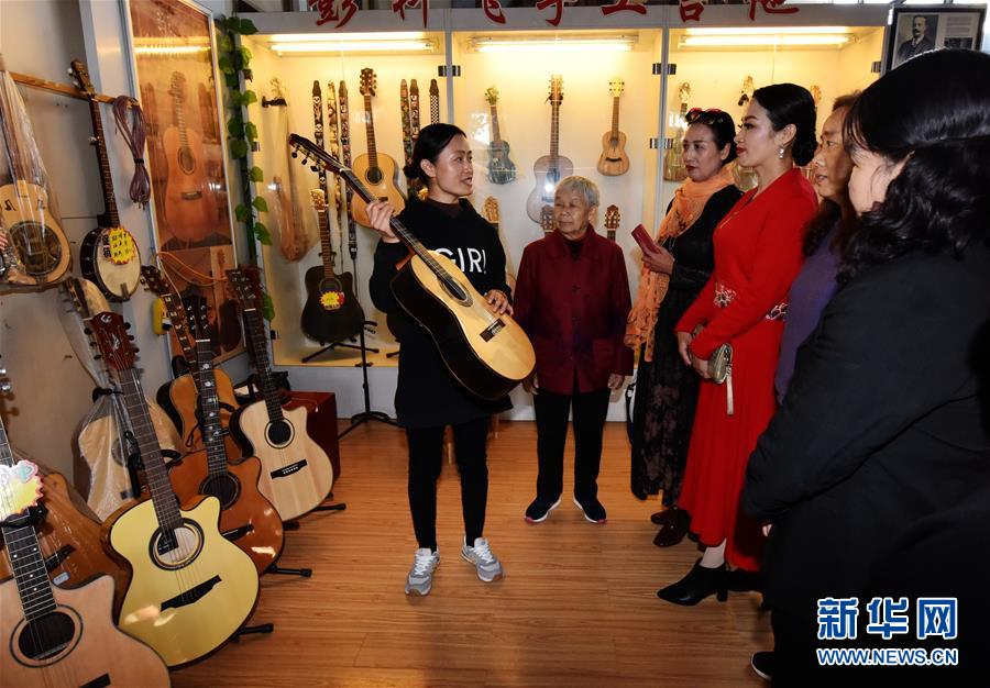 （全面建成小康社會(huì)&ldquo;百城千縣萬(wàn)村調(diào)研行&rdquo;&middot;圖文互動(dòng)）（3）河北周窩：&ldquo;音樂(lè)小鎮(zhèn)&rdquo;奏響鄉(xiāng)村振興協(xié)奏曲