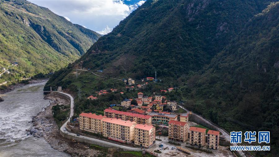 （決戰(zhàn)決勝脫貧攻堅(jiān)&middot;圖文互動(dòng)）（3）搬遷點(diǎn)的快樂事&mdash;&mdash;云南努力讓搬遷群眾安居樂業(yè)