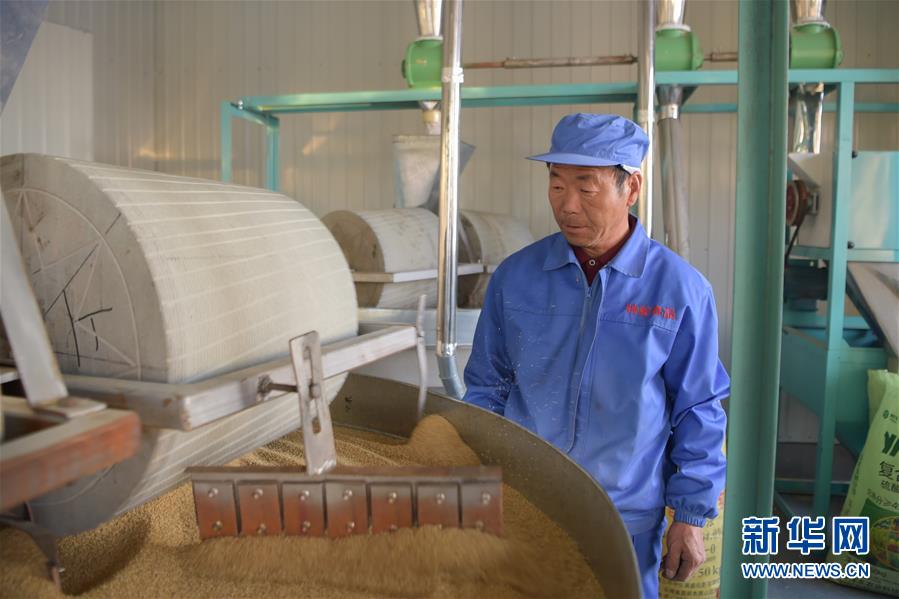 (全面建成小康社會(huì)“百城千縣萬(wàn)村調(diào)研行”·圖文互動(dòng))(5)“麻煩村”變形記——內(nèi)蒙古白青堯村的多彩生活