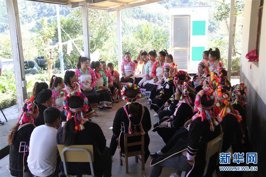 （五中全會精神在基層&middot;圖文互動）（5）天津、福建、廣東、云南等地創(chuàng)新形式讓黨的十九屆五中全會精神&ldquo;飛入尋常百姓家&rdquo;