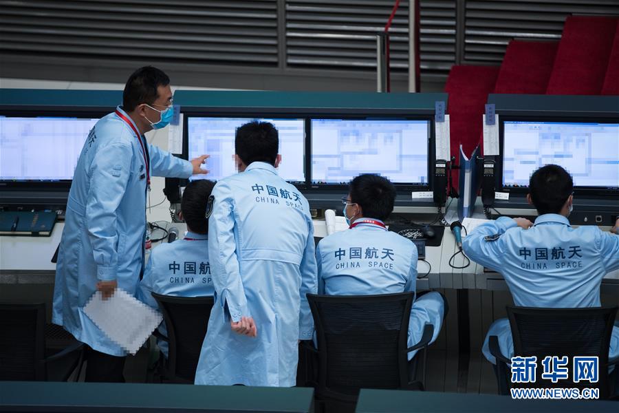 (嫦娥五號探月)(11)嫦娥五號探測器實施動力下降并成功著陸