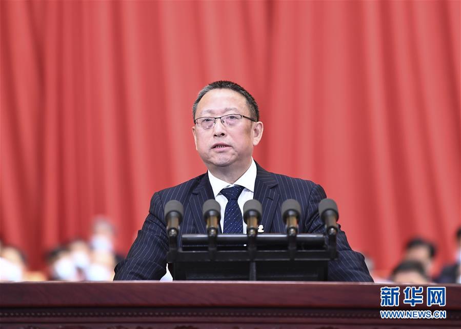 （兩會&middot;政協(xié)開幕&middot;XHDW）鄭建邦代表政協(xié)第十三屆全國委員會常務委員會作提案工作情況的報告