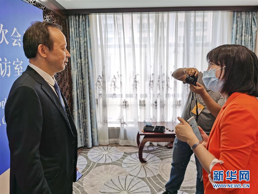 (代表委員講述抗疫故事·湖北篇·圖文互動(dòng))(1)萬(wàn)眾一心創(chuàng)造“中國(guó)速度”彰顯“中國(guó)力量”——湖北團(tuán)代表回顧戰(zhàn)“疫”歷程