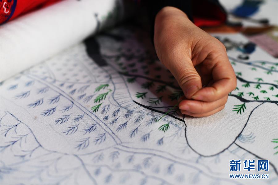 （兩會人物&middot;圖文互動）（2）帶娃、賺錢兩不誤&mdash;&mdash;一位農(nóng)民工代表眼中的脫貧新工作