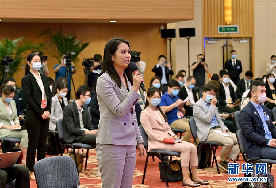 （兩會&middot;XHDW）（12）國務(wù)委員兼外交部長王毅回答中外記者提問