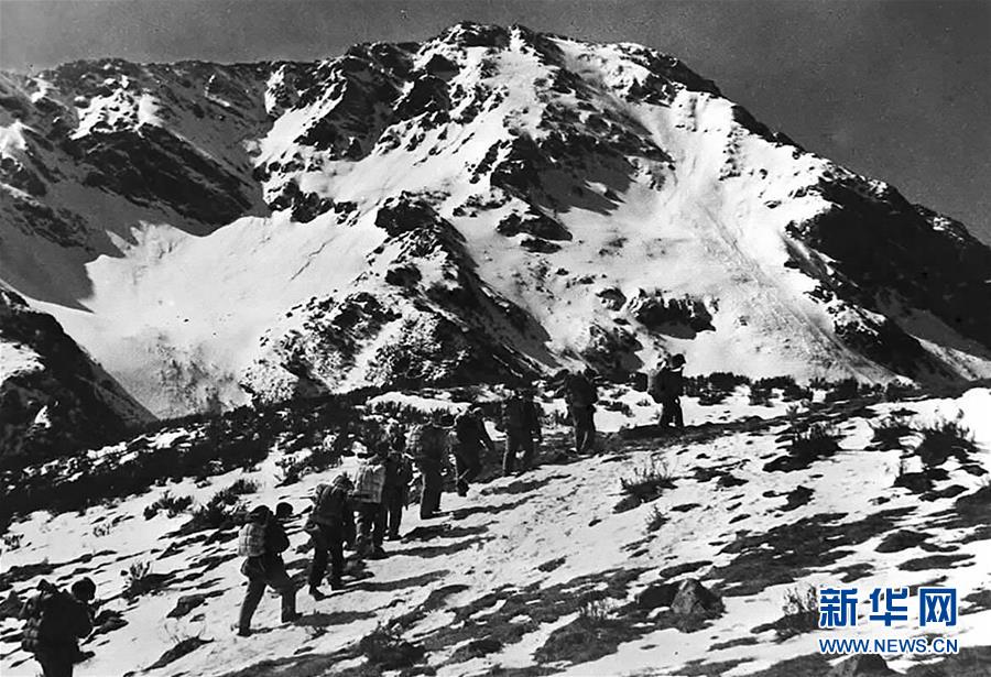 (自信中國·70年啟示錄·圖文互動)(5)富國強軍筑長城——從壯闊70年看中國強軍