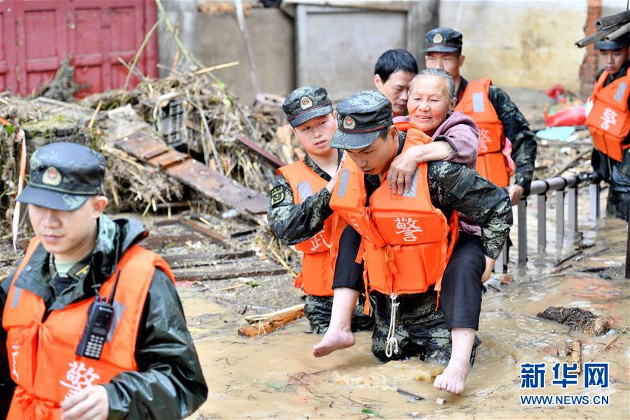 （新華全媒頭條&middot;圖文互動）（5）沿著中國特色強軍之路闊步前進&mdash;&mdash;黨中央、中央軍委領(lǐng)導(dǎo)推進國防和軍隊建設(shè)70年紀(jì)實