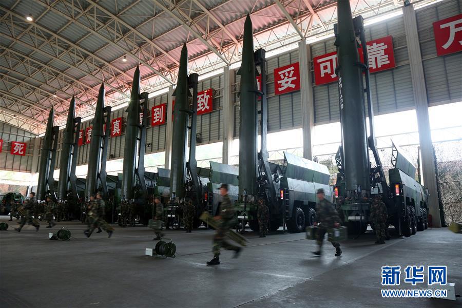 （新華全媒頭條&middot;圖文互動）（11）沿著中國特色強軍之路闊步前進&mdash;&mdash;黨中央、中央軍委領(lǐng)導(dǎo)推進國防和軍隊建設(shè)70年紀(jì)實
