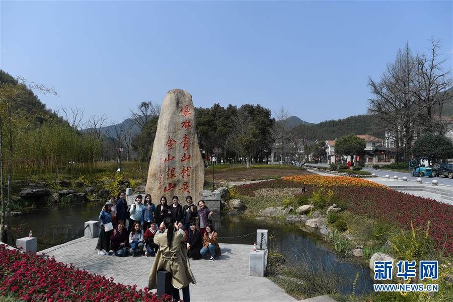 (新華全媒頭條·圖文互動(dòng))(1)人間正道是滄桑——獻(xiàn)給中華人民共和國(guó)70周年華誕