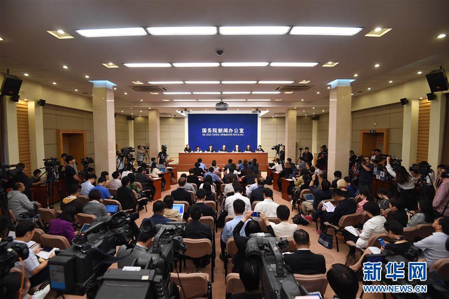 （新華全媒頭條&middot;圖文互動）（9）潮起東方萬象新&mdash;&mdash;以習近平同志為核心的黨中央團結(jié)帶領(lǐng)全黨全軍全國各族人民貫徹落實黨的十九大精神紀實