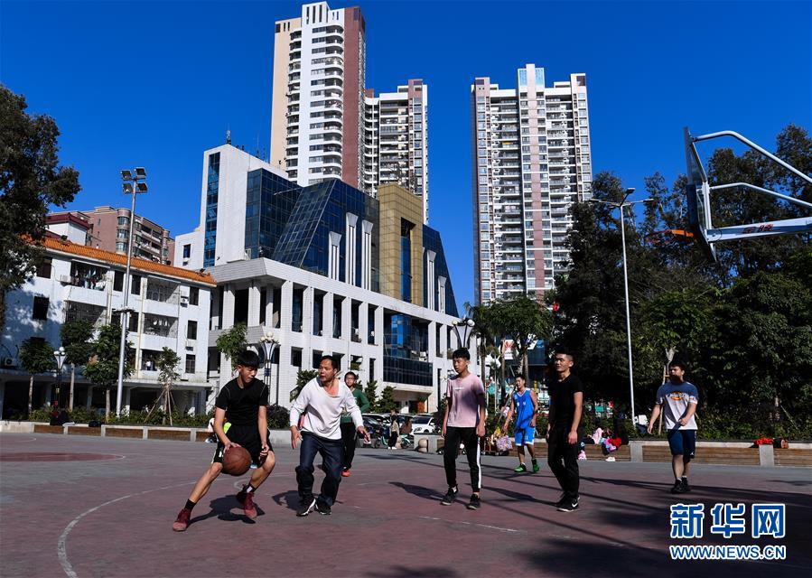 (在習(xí)近平新時代中國特色社會主義思想指引下——新時代新作為新篇章·總書記關(guān)切開放事·圖文互動)(4)以開放作楫 揚(yáng)創(chuàng)新之帆——深圳“先行示范”再啟航