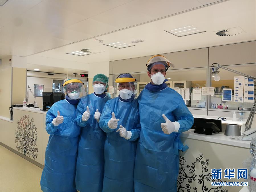 （新華全媒頭條&middot;圖文互動）（4）書寫共建人類命運共同體的戰(zhàn)&ldquo;疫&rdquo;篇章&mdash;&mdash;記習近平主席推動新冠肺炎疫情防控國際合作　　