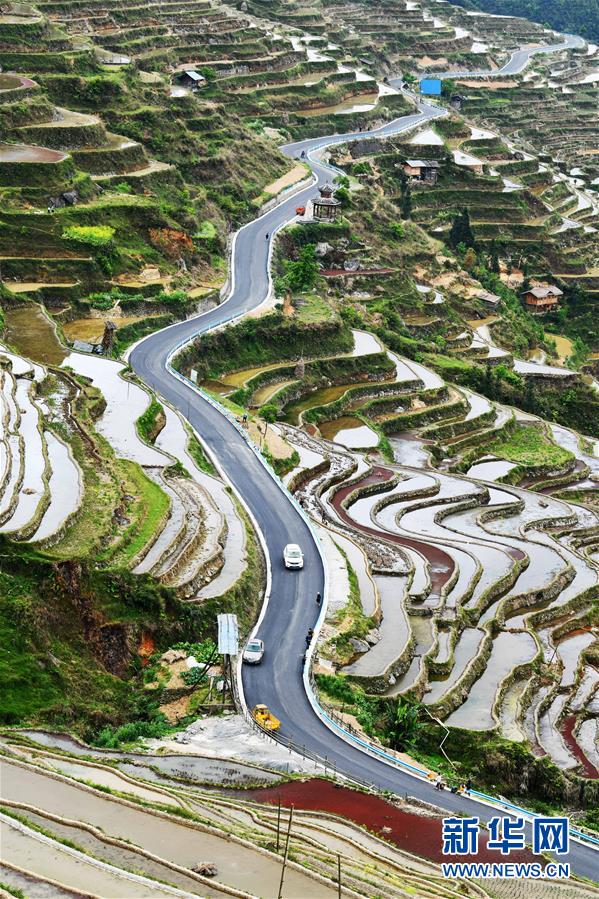 (在習(xí)近平新時(shí)代中國(guó)特色社會(huì)主義思想指引下——新時(shí)代新作為新篇章·習(xí)近平總書(shū)記關(guān)切事·圖文互動(dòng))(9)啃下最后的硬骨頭——脫貧攻堅(jiān)掛牌督戰(zhàn)進(jìn)行時(shí)