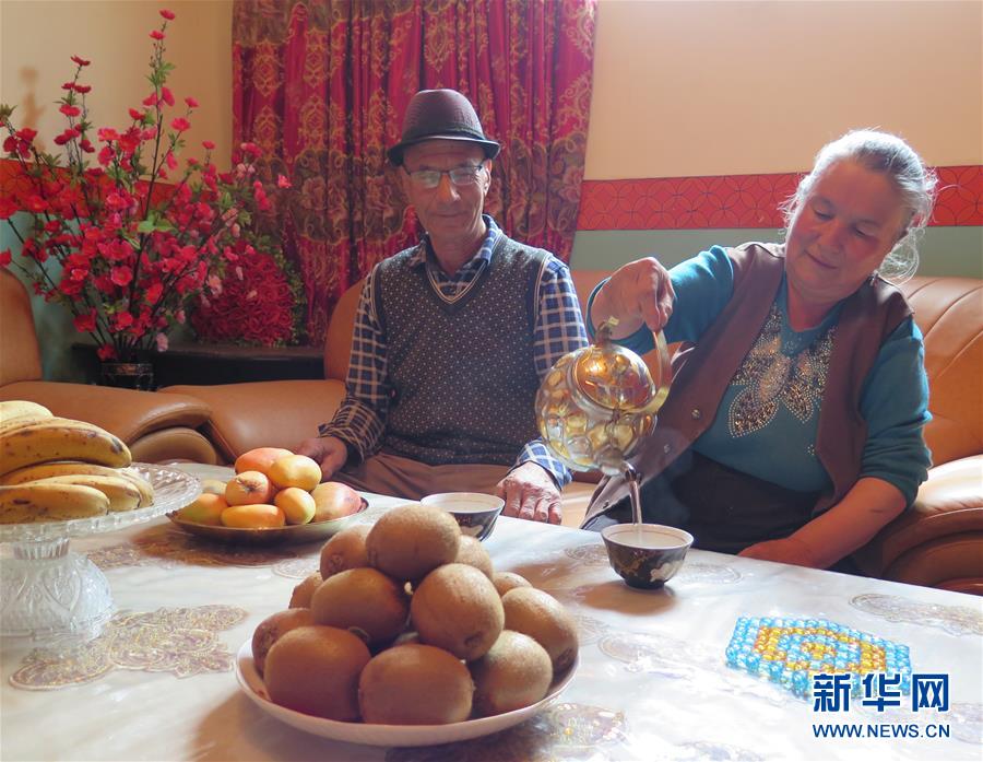 (新華全媒頭條·圖文互動)(12)春天里的5個“戰(zhàn)貧”瞬間——習近平總書記關于脫貧攻堅決策部署指引攻克最后的深貧堡壘