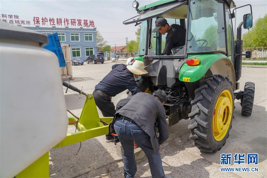 （在習近平新時代中國特色社會主義思想指引下&mdash;&mdash;新時代新作為新篇章&middot;習近平總書記關切事&middot;圖文互動）（6）讓百姓吃得飽還要吃得好&mdash;&mdash;夯實糧食安全基礎端牢中國飯碗