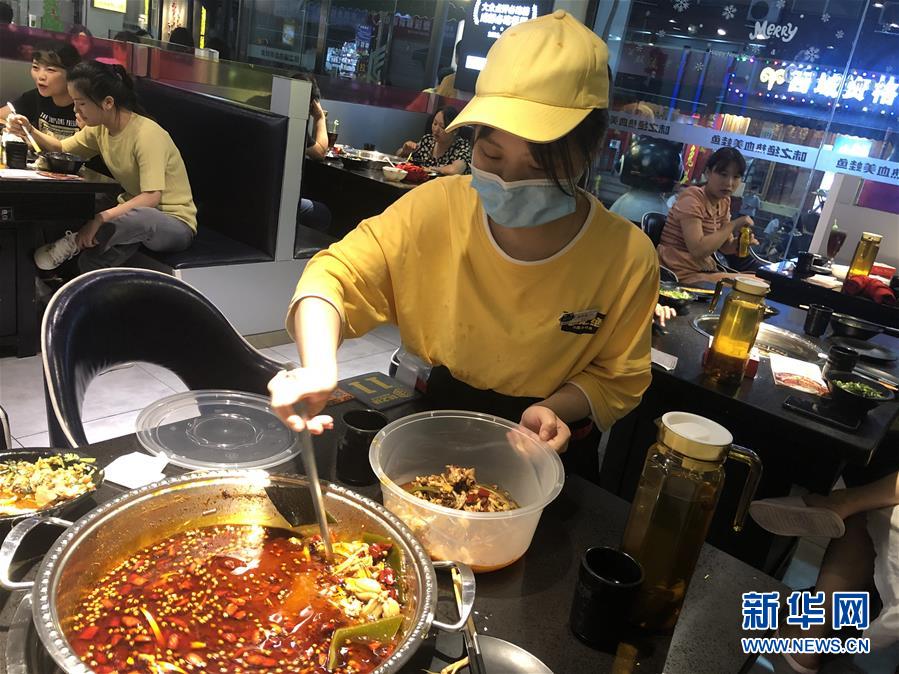 （在習(xí)近平新時代中國特色社會主義思想指引下&mdash;&mdash;新時代新作為新篇章&middot;習(xí)近平總書記關(guān)切事&middot;圖文互動）（1）珍惜盤中餐，狠剎浪費風(fēng)&mdash;&mdash;各地積極行動堅決制止餐飲浪費