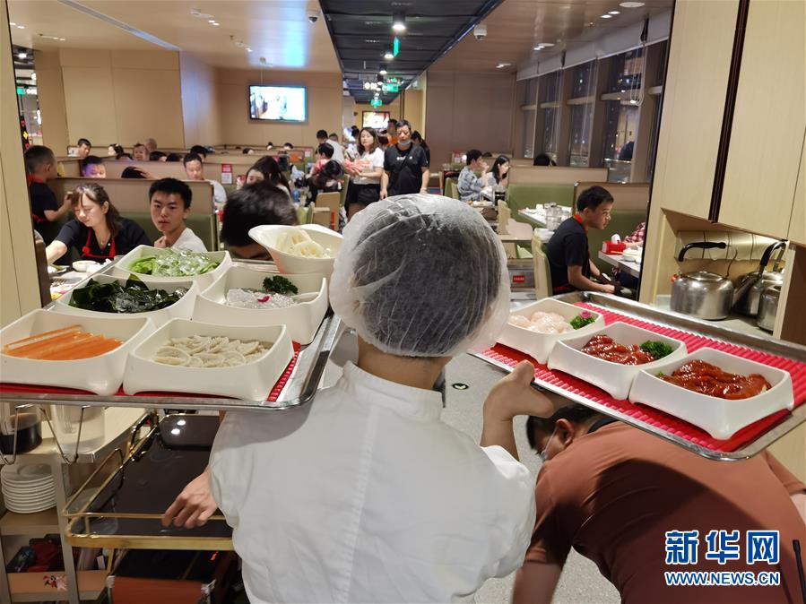 （在習(xí)近平新時代中國特色社會主義思想指引下&mdash;&mdash;新時代新作為新篇章&middot;習(xí)近平總書記關(guān)切事&middot;圖文互動）（2）珍惜盤中餐，狠剎浪費風(fēng)&mdash;&mdash;各地積極行動堅決制止餐飲浪費