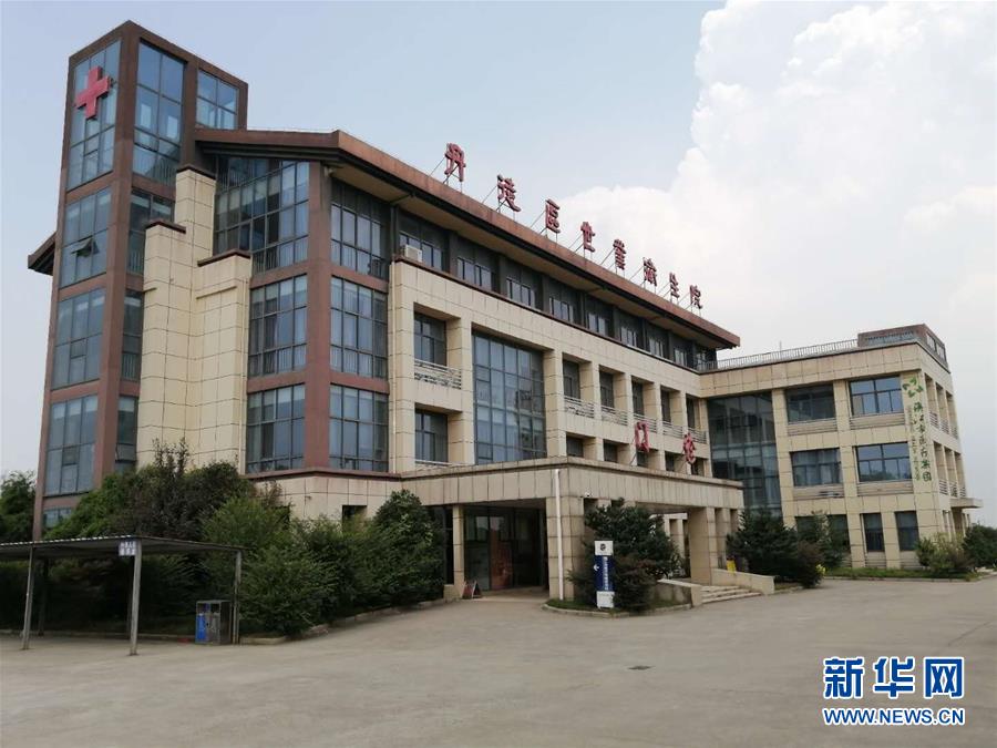 （總書記推動的改革身邊事&middot;醫(yī)療改革篇&middot;圖文互動）（1）特寫：&ldquo;坐堂醫(yī)生&rdquo;變身&ldquo;健康管家&rdquo;&mdash;&mdash;一個鄉(xiāng)鎮(zhèn)家庭醫(yī)生團(tuán)隊(duì)的診療記錄