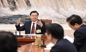 十二屆全國(guó)人大常委會(huì)第三十四次委員長(zhǎng)會(huì)議在京舉行