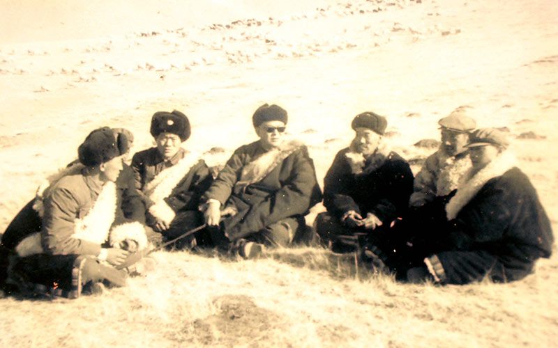 個人干凈，一生不褪的底色&mdash;&mdash;四論向尕布龍同志學(xué)習(xí)