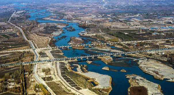 站在新的歷史起點上&mdash;&mdash;以習(xí)近平同志為總書記的黨中央關(guān)心新疆發(fā)展紀(jì)實