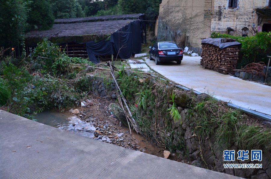 周炳耀有輛二手車，被全村人當(dāng)作&ldquo;公交車&rdquo;