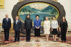 劉延?xùn)|會(huì)見第五屆金磚國家教育部長(zhǎng)會(huì)議外方代表團(tuán)團(tuán)長(zhǎng)