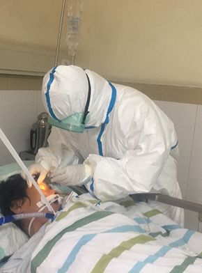 &ldquo;盡己所能守護(hù)生命&rdquo;&mdash;&mdash;廣東江門&ldquo;90后&rdquo;新婚夫妻齊赴戰(zhàn)&ldquo;疫&rdquo;一線