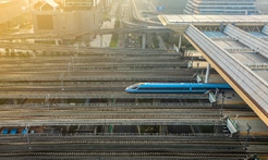 在沒(méi)有路的地方，中國(guó)探出一條條新路