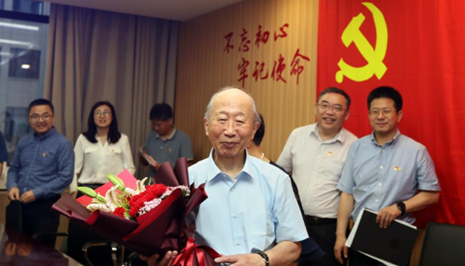 新黨員陳振新：&ldquo;雖已耄耋，紅心向黨！&rdquo;