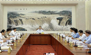 張德江主持召開十二屆全國(guó)人大常委會(huì)第五次委員長(zhǎng)會(huì)議