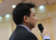 日本朝日新聞?dòng)浾咛釂? /></a></p>
<p class=