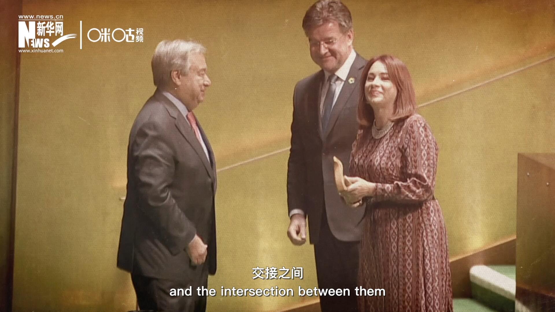 一起一落，交接之間，除了莊嚴(yán)的儀式感，更是使命的傳承。