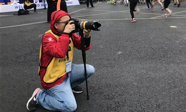 影像馬拉松③|拍馬拉松的人：一邊是理想，一邊是現(xiàn)實(shí)