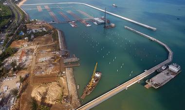 ?？趪曳寤毓泊a頭海上主體工程即將投入使用