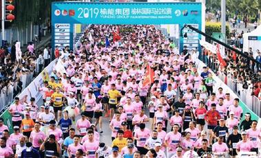 從沙漠跑向綠洲！&ldquo;塞上明珠&rdquo;用馬拉松促城市轉(zhuǎn)型