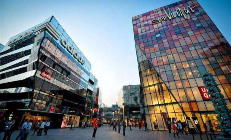 線下遭遇停業(yè)潮，球鞋市場(chǎng)如何自救？