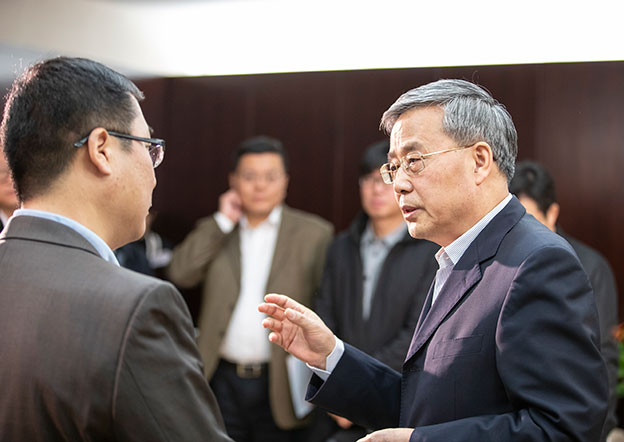 讓銀行業(yè)金融機構(gòu)愿意做、能夠做、也會做民營企業(yè)業(yè)務