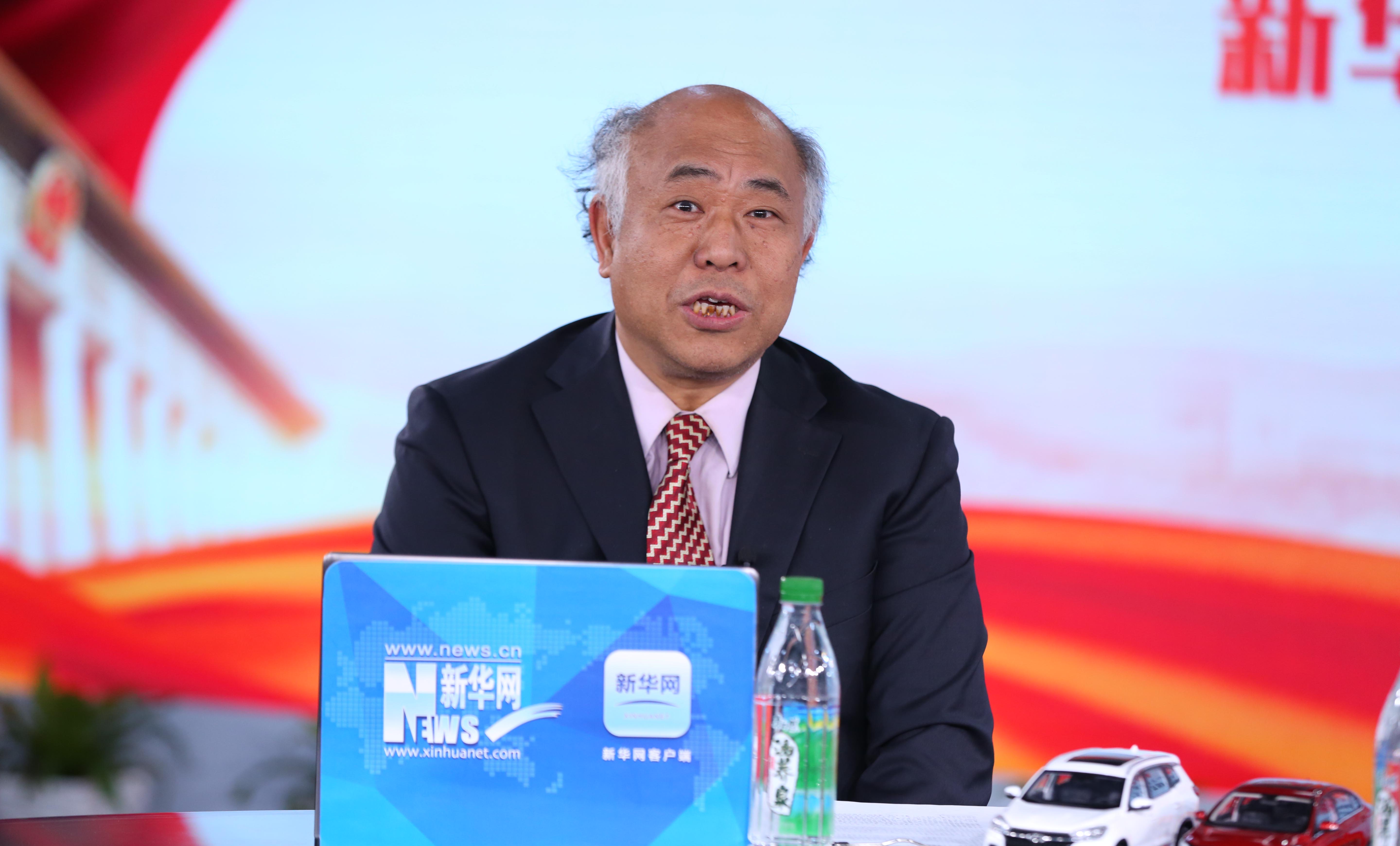 楊宜勇：打破&ldquo;隱形墻&rdquo; 實現(xiàn)職業(yè)培訓(xùn)與就業(yè)一站式服務(wù)