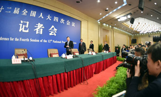 尚福林、劉士余、項俊波等步入會場