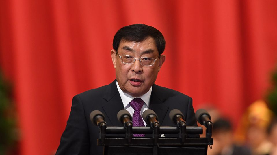 馬培華向大會報(bào)告政協(xié)十二屆四次會議以來的提案工作情況