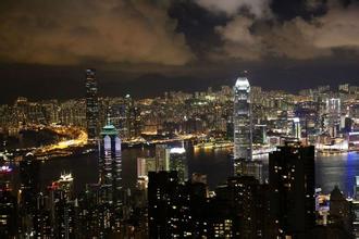 中央對(duì)香港行政長(zhǎng)官是有標(biāo)準(zhǔn)的，是一貫的