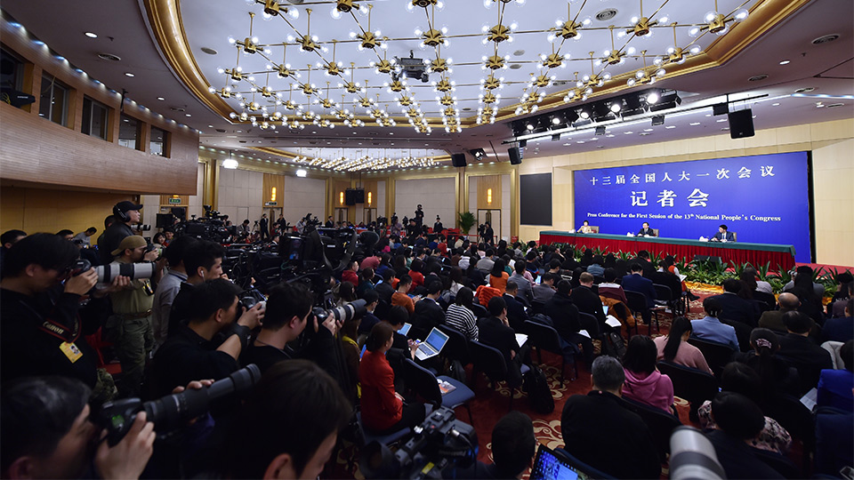 李干杰就&ldquo;打好污染防治攻堅(jiān)戰(zhàn)&rdquo;答記者問(wèn)