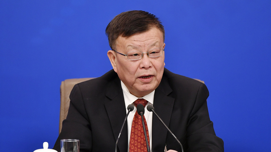 全國(guó)政協(xié)常委、副秘書(shū)長(zhǎng)（兼）、提案委員會(huì)副主任，九三學(xué)社中央副主席 賴(lài)明