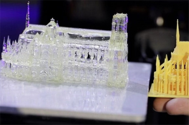 高效！精準(zhǔn)！現(xiàn)場體驗(yàn)超高速光固化3D打印機(jī)