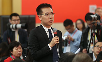 中央電視臺、中國國際電視臺記者提問