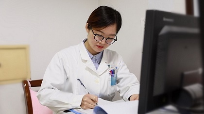 有才！這位女醫(yī)生自創(chuàng)說唱視頻，讓科普更&ldquo;接地氣&rdquo;