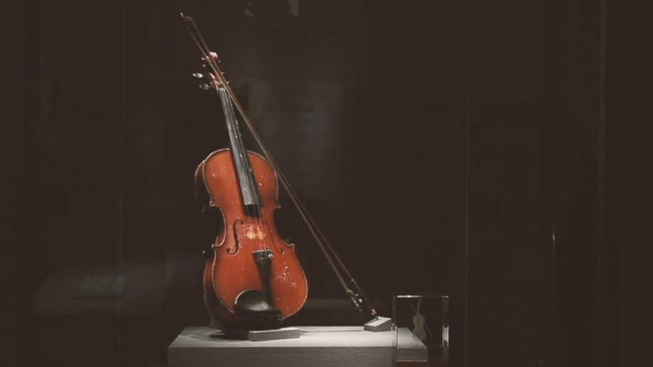 紅色百寶 奮斗百年丨第16集：一把琴，一個(gè)人，一首歌